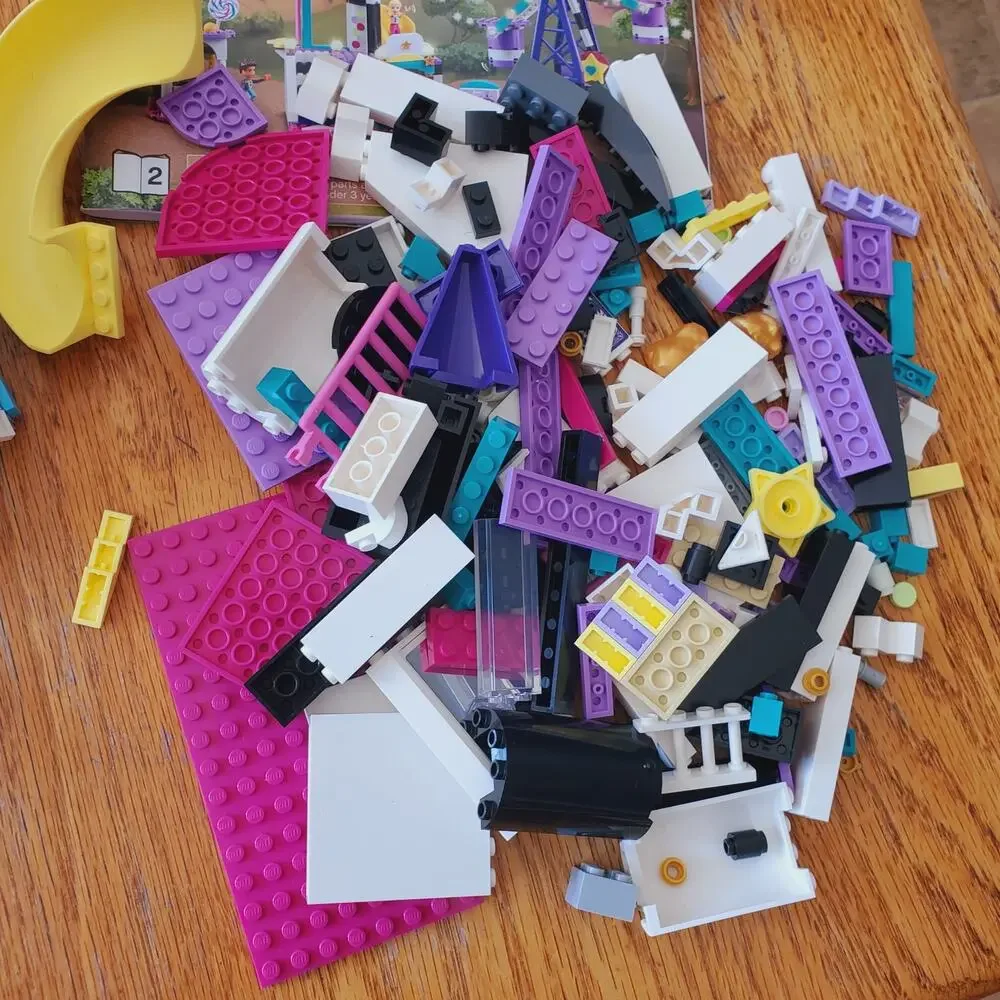 Lego Girl Friends, Frozen Miscellaneous Pieces Large Lot 2 lb Lego